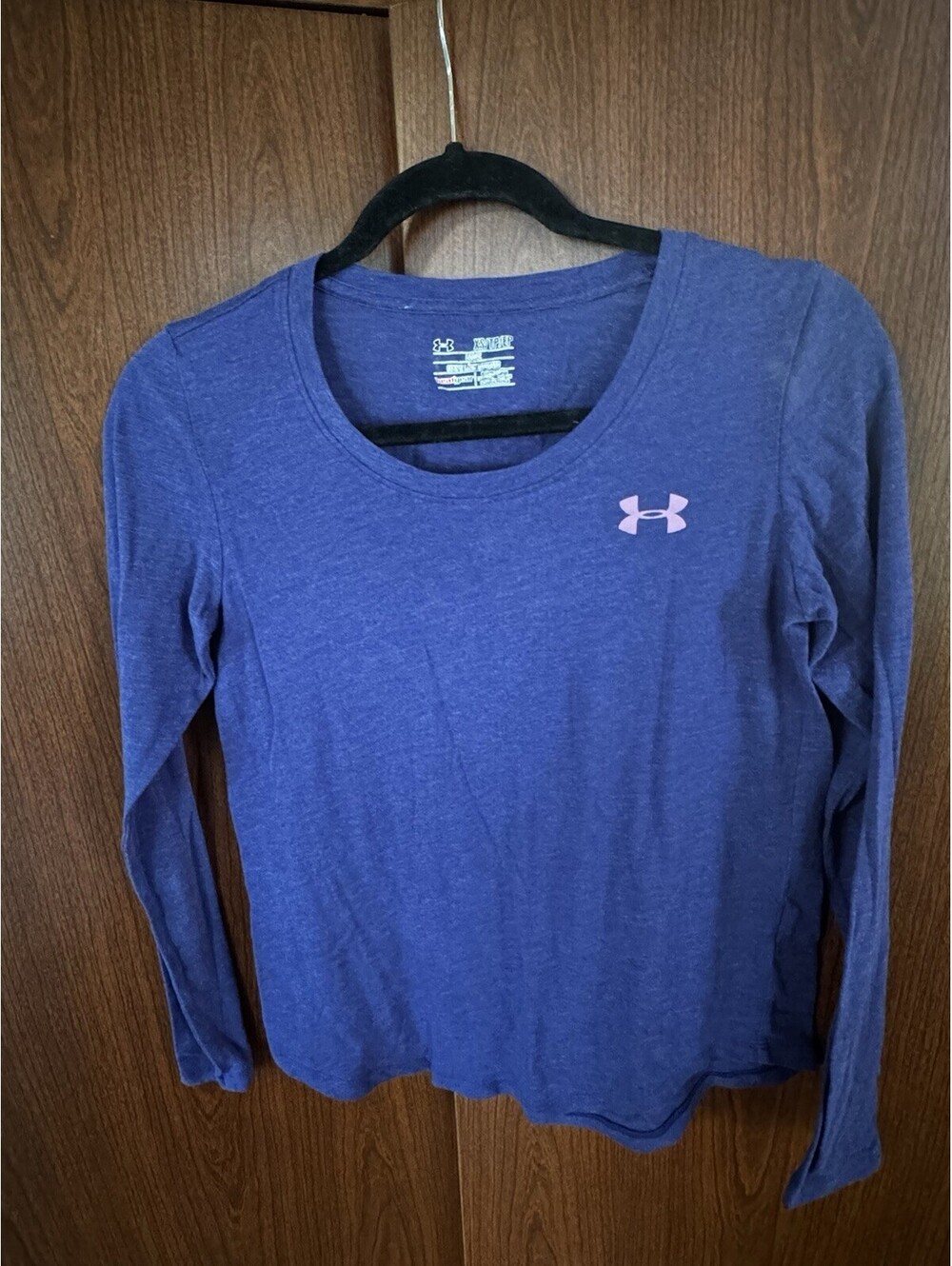 Under Armour Womens XS HeatGear Long Sleeve Shirt Purple Pink Logo Loose Fit